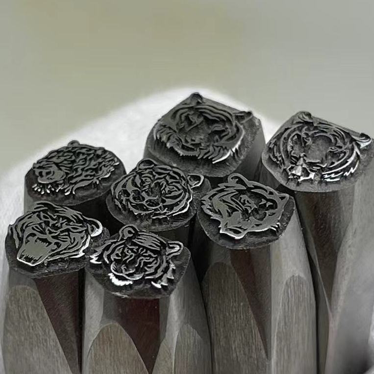 Cabeça de tigre design metal p - Leatherwork Punching Tool avaliação e preço