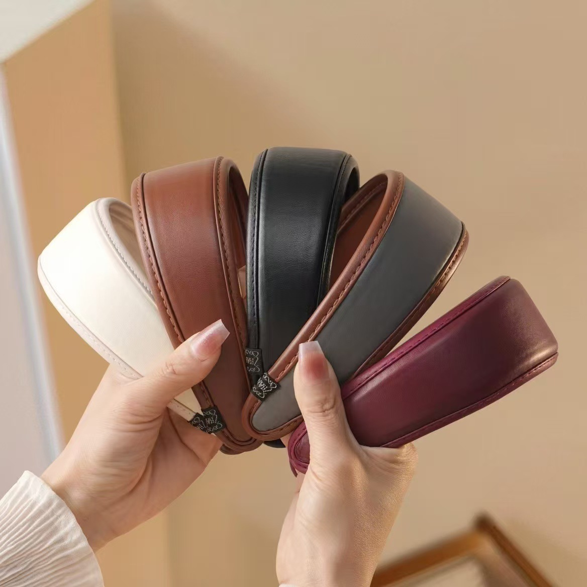 Tiara de Couro Retrô para Mulh - Leatherwork Pony avaliação e preço